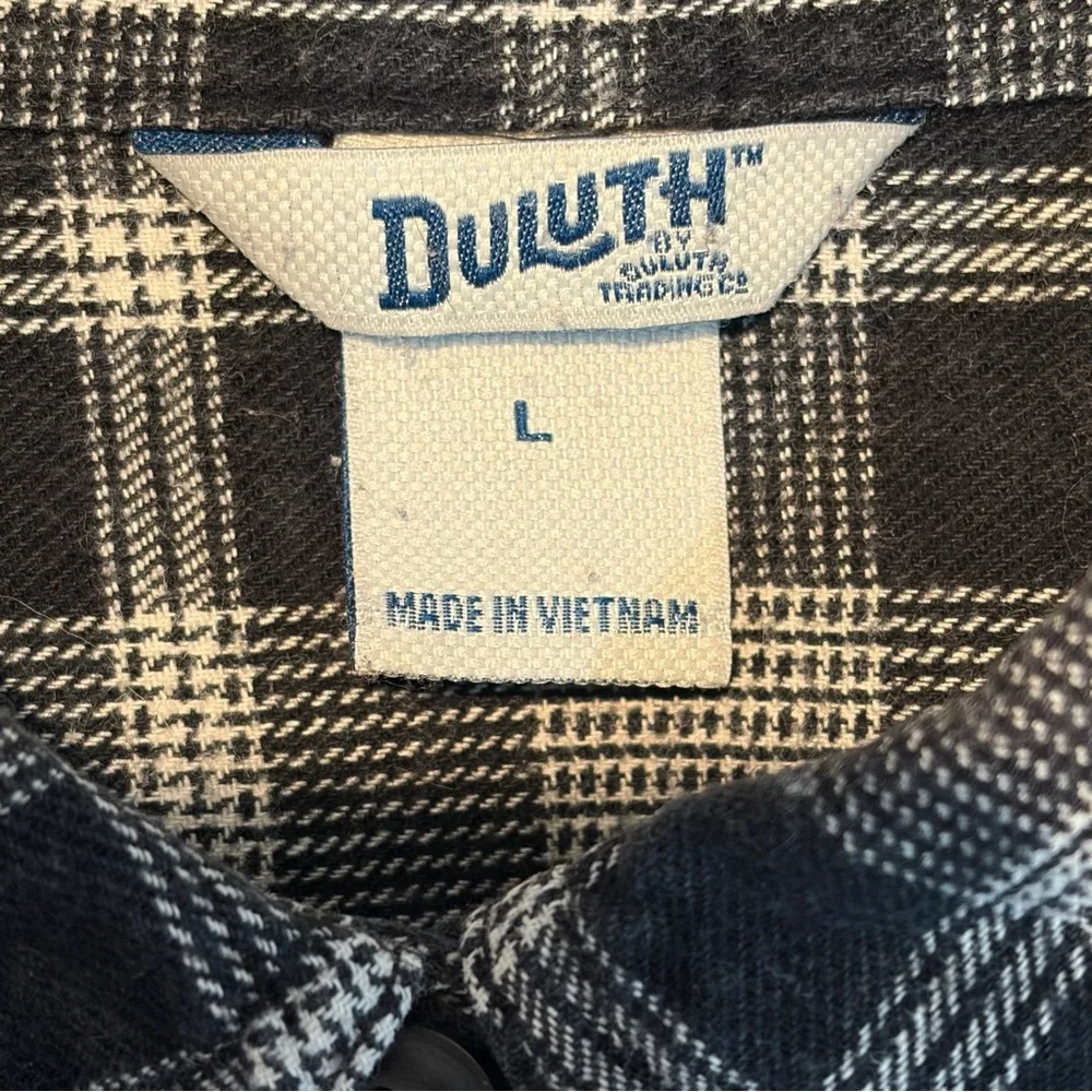 Duluth Trading Women's Free Swingin' Flannel Shirt - Picture 3 of 9